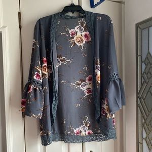 Grey floral kimono
